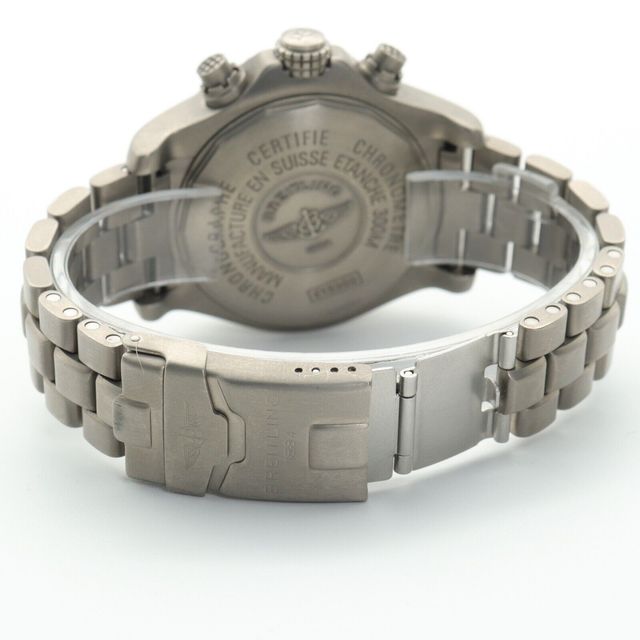 Breitling Chrono Avenger E13360 Image 4